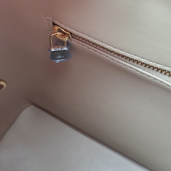 ‼️SOLD‼️ LOUIS VUITTON VERNIS HOUSTON YELLOW MONO - Picture 12 of 15